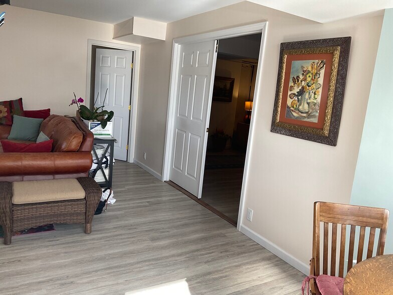 Entrance to extra space and laundry - 418 N Laguna St