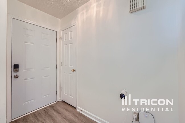 Building Photo - 145 Meadow Ridge Dr