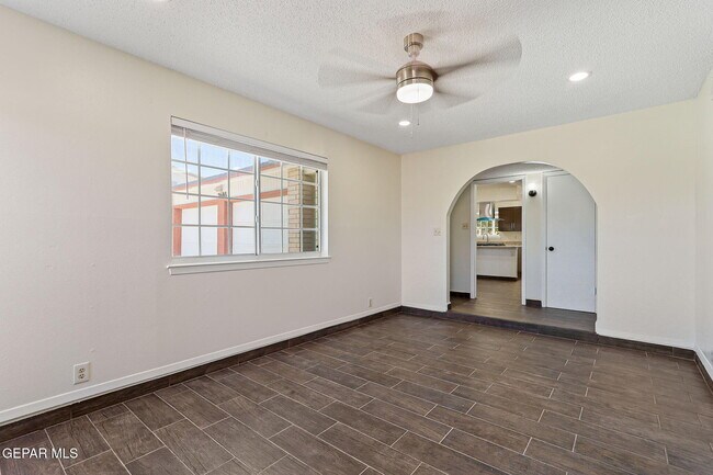 Building Photo - 2608 Dan Sikes Dr