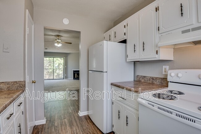 Building Photo - 2812C Thomas Lane