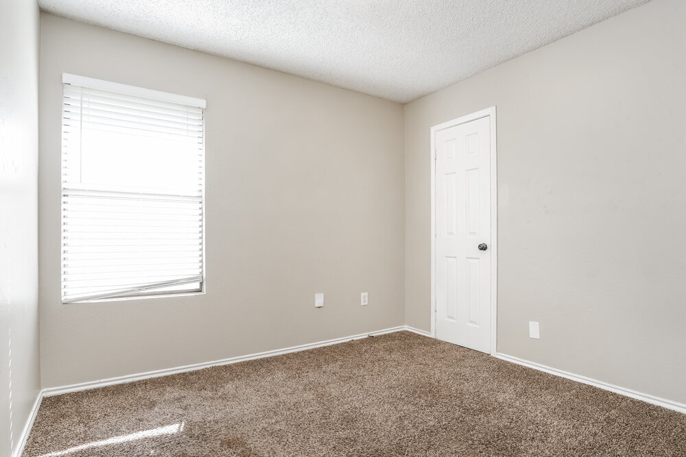 Building Photo - 1433 Grovecrest Dr