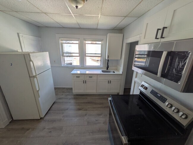 Building Photo - 156 Talbot Ave
