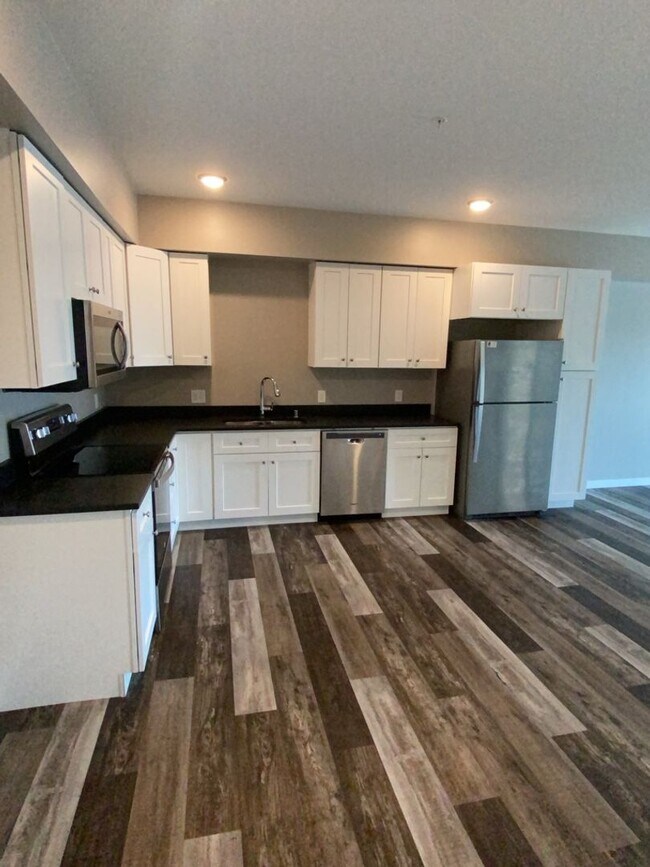 Building Photo - PRE-LEASING FOR FALL 2026!