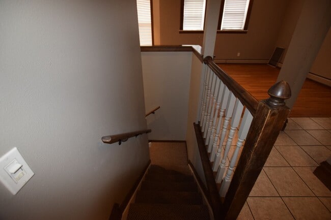 Building Photo - Spacious, Beautiful 1 Bed/1.5 Bath Condo i...
