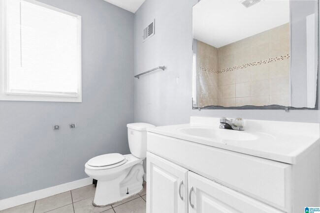 Building Photo - 9805 Maple Ln