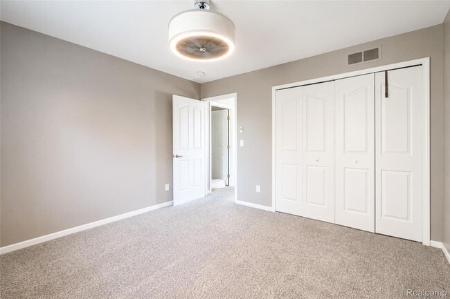 Building Photo - 22733 Coachlight Cir