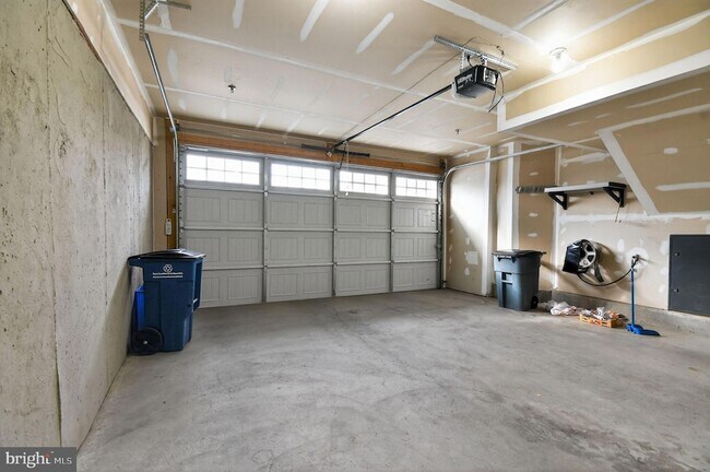 Building Photo - 22609 Winding Woods Way