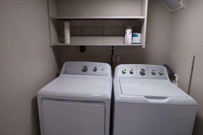 Building Photo - 1221 Powers Ave NW