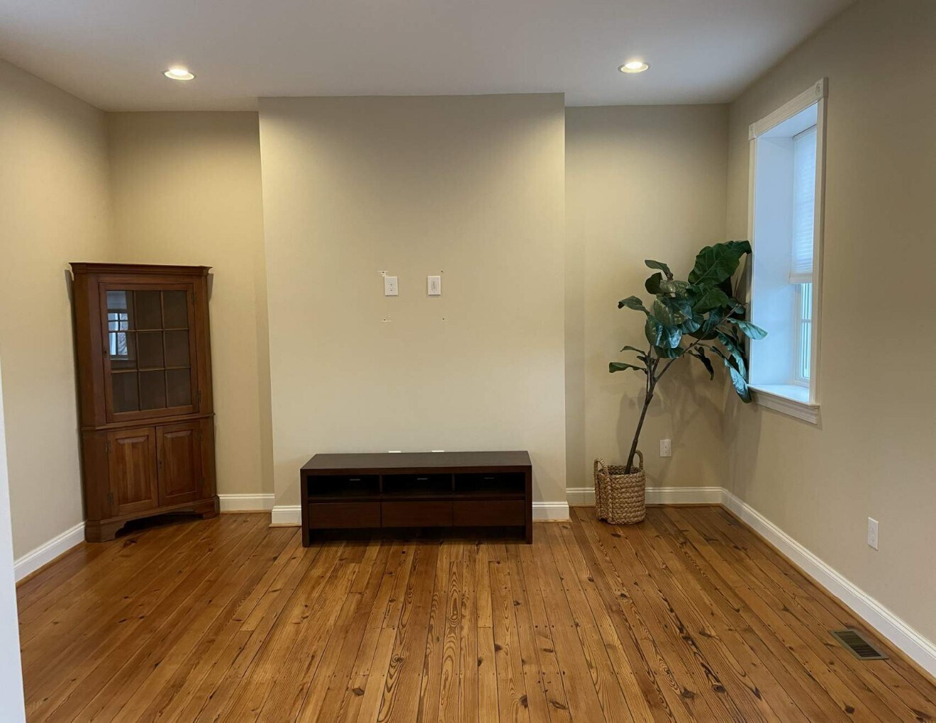 Building Photo - 2553 Buckeystown Pike