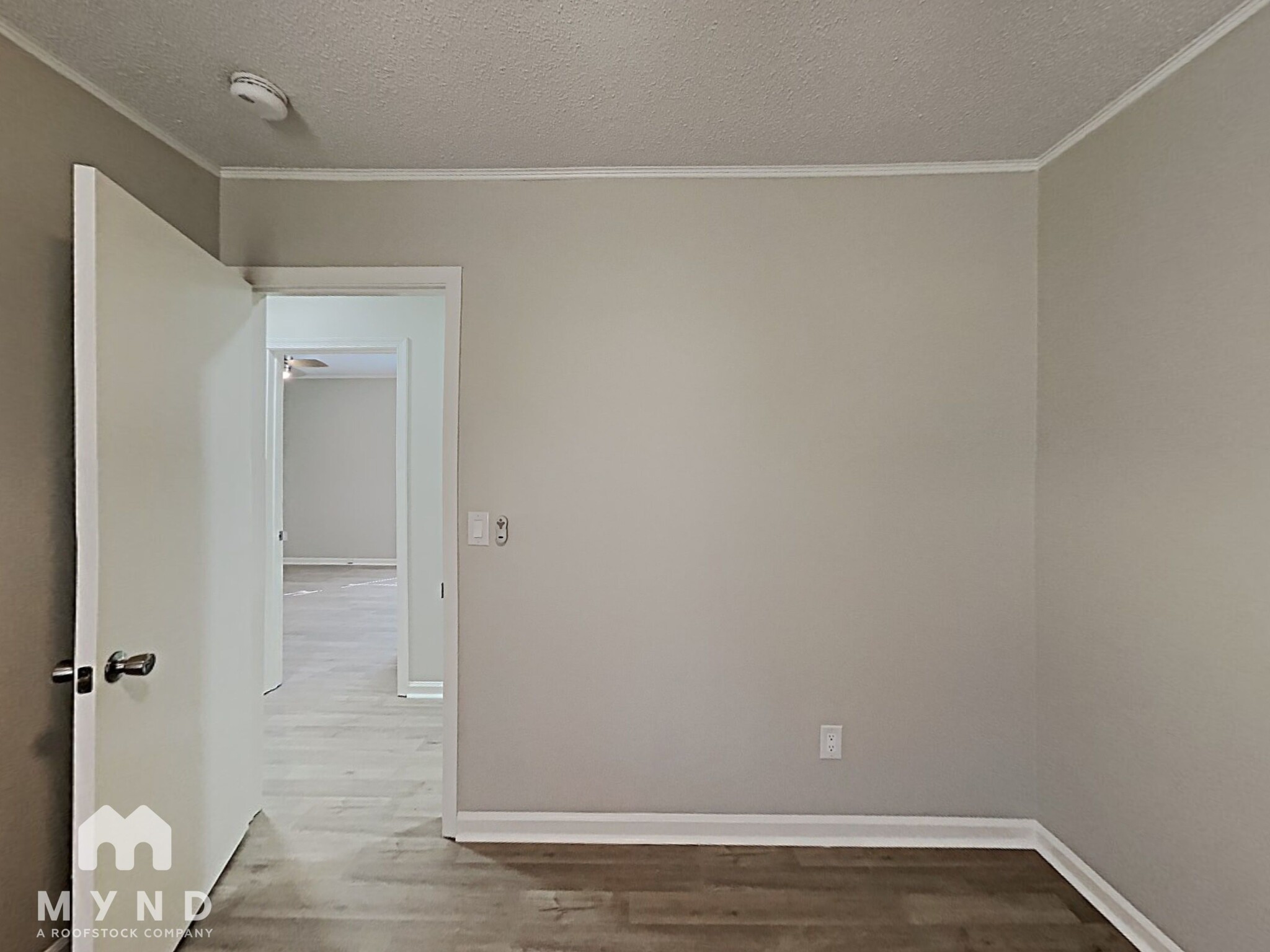 Building Photo - 8213 Willowlake Ct