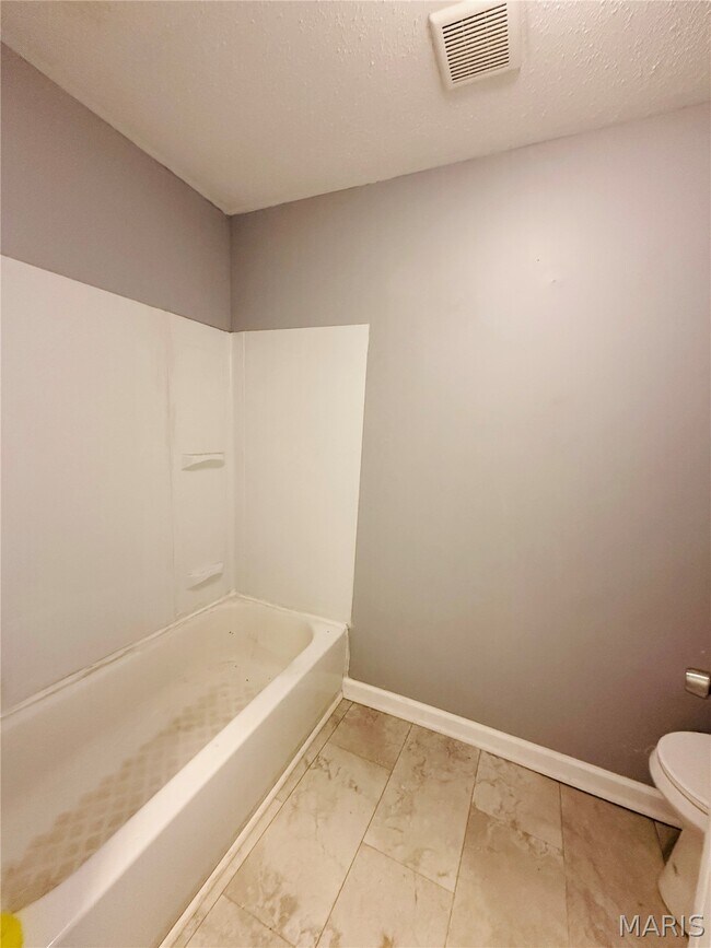 Building Photo - 5345 Wells Ave