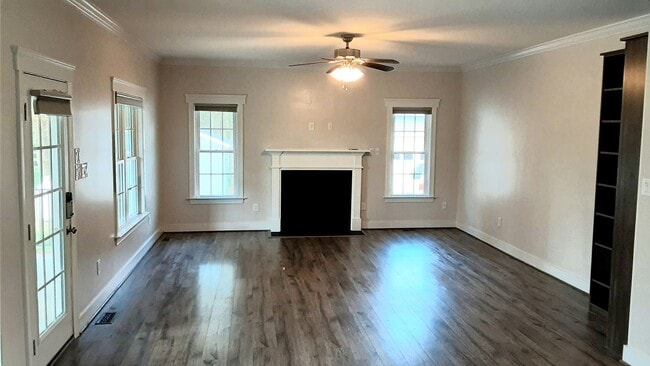 Building Photo - Country Estate Home in Ashland Area