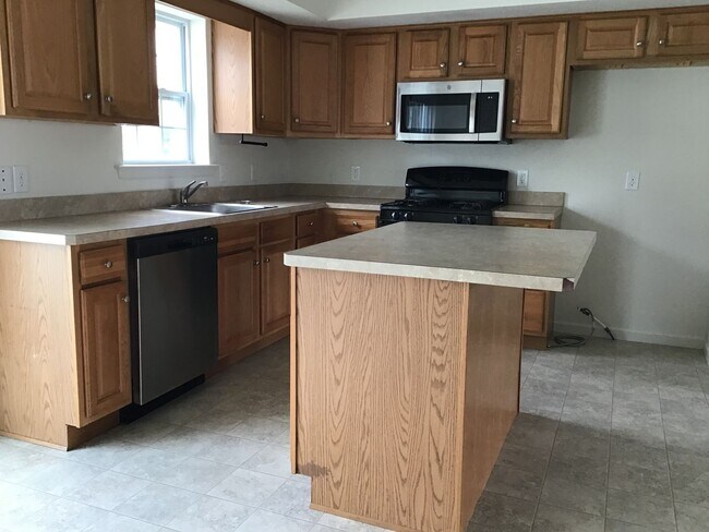 Building Photo - 2809 Mannerchor Rd