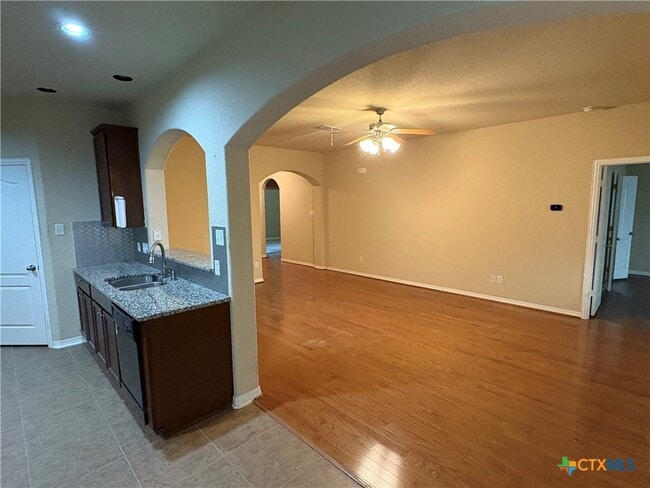 Building Photo - 374 Posey Pass