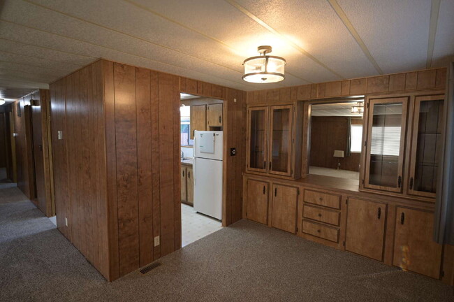 Building Photo - 2 bed 2 bath with large garage in Sequim