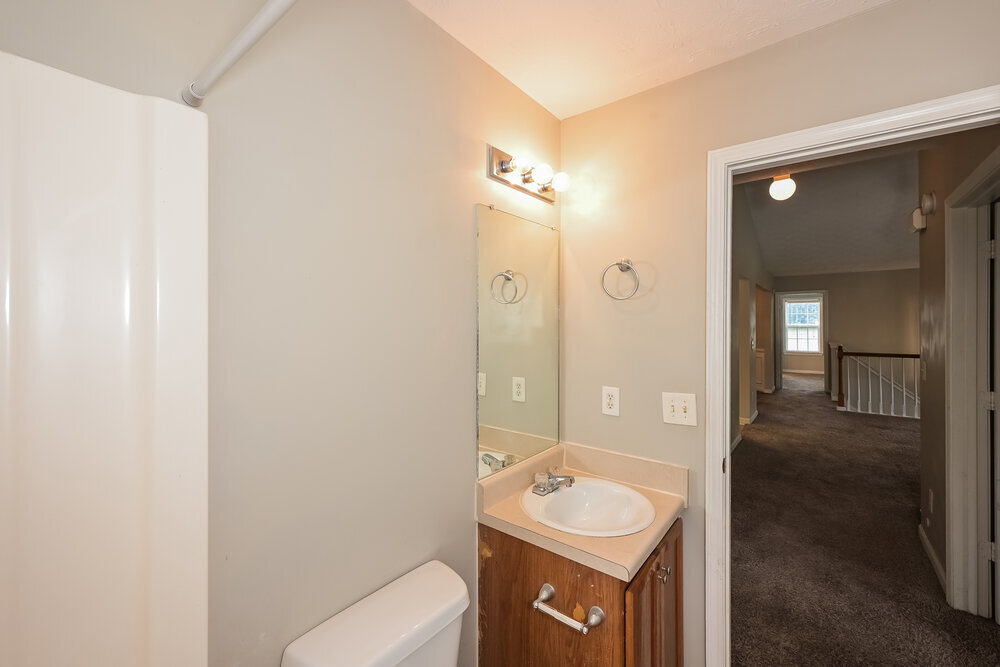 Building Photo - 577 Paradise Cir