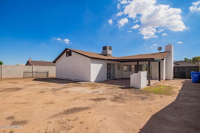 Building Photo - 1754 E Alta Vista Rd