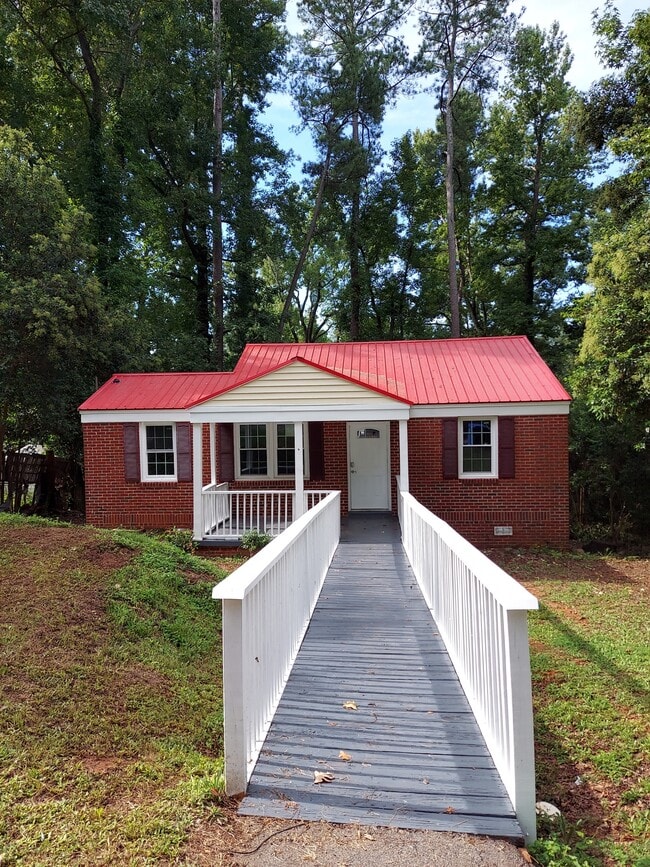 Building Photo - 102 Dundee Ln