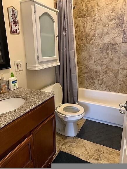 Building Photo - 851 W Fletcher St