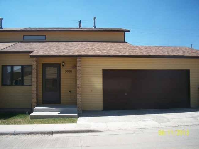 Primary Photo - 5001 E Villa Cir