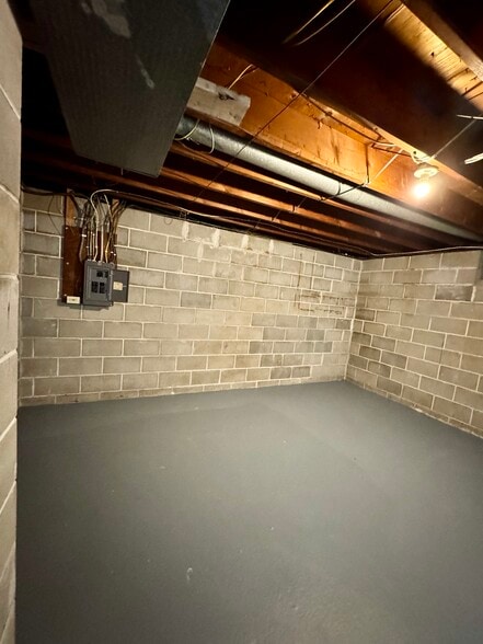 Basement - 2025 Burton Ave