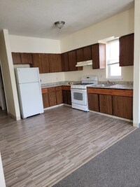 Building Photo - 43 Lenox St
