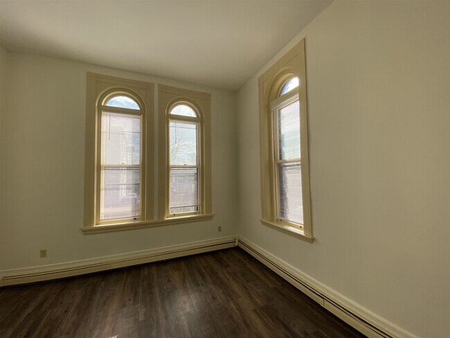Building Photo - 124 Orange St