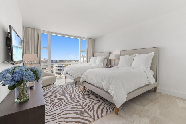 Building Photo - 6801 Collins Ave