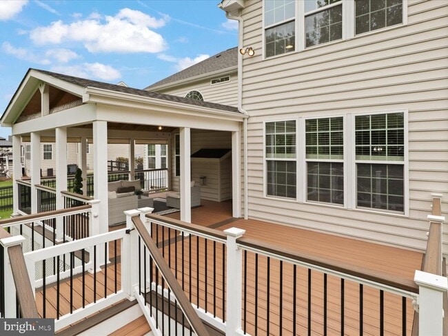 Building Photo - 41595 Revival Dr