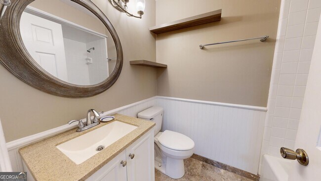 Building Photo - 1531 Dartmouth Ct