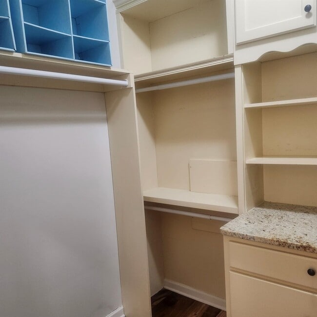 Building Photo - 1497 Castle Pines Cir