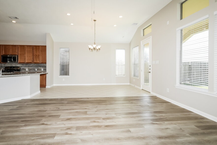 Building Photo - 16438 Williamstown Dr