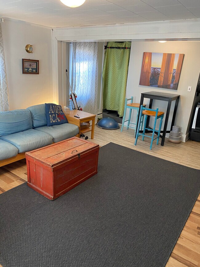 Building Photo - 17 Hanson St