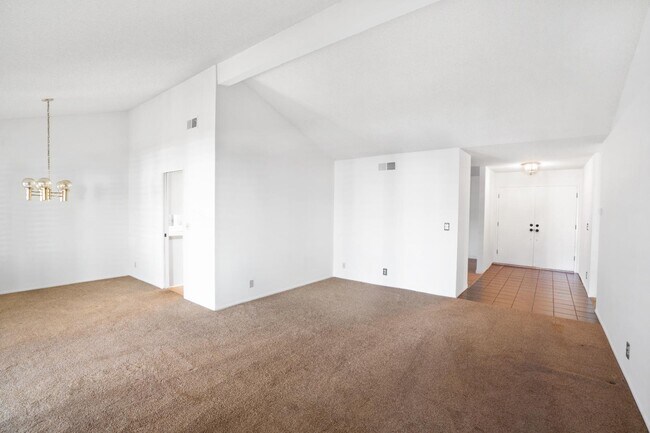 Building Photo - 878 Capitan St