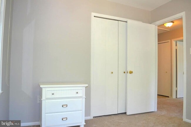 Building Photo - 1 Ingleside Ct