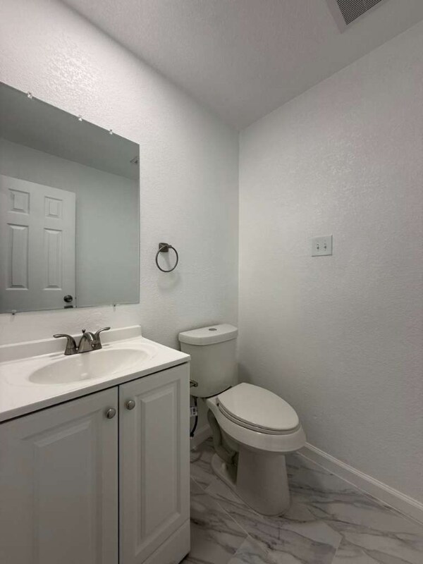 Building Photo - 5747 Hawaiian Sun Dr