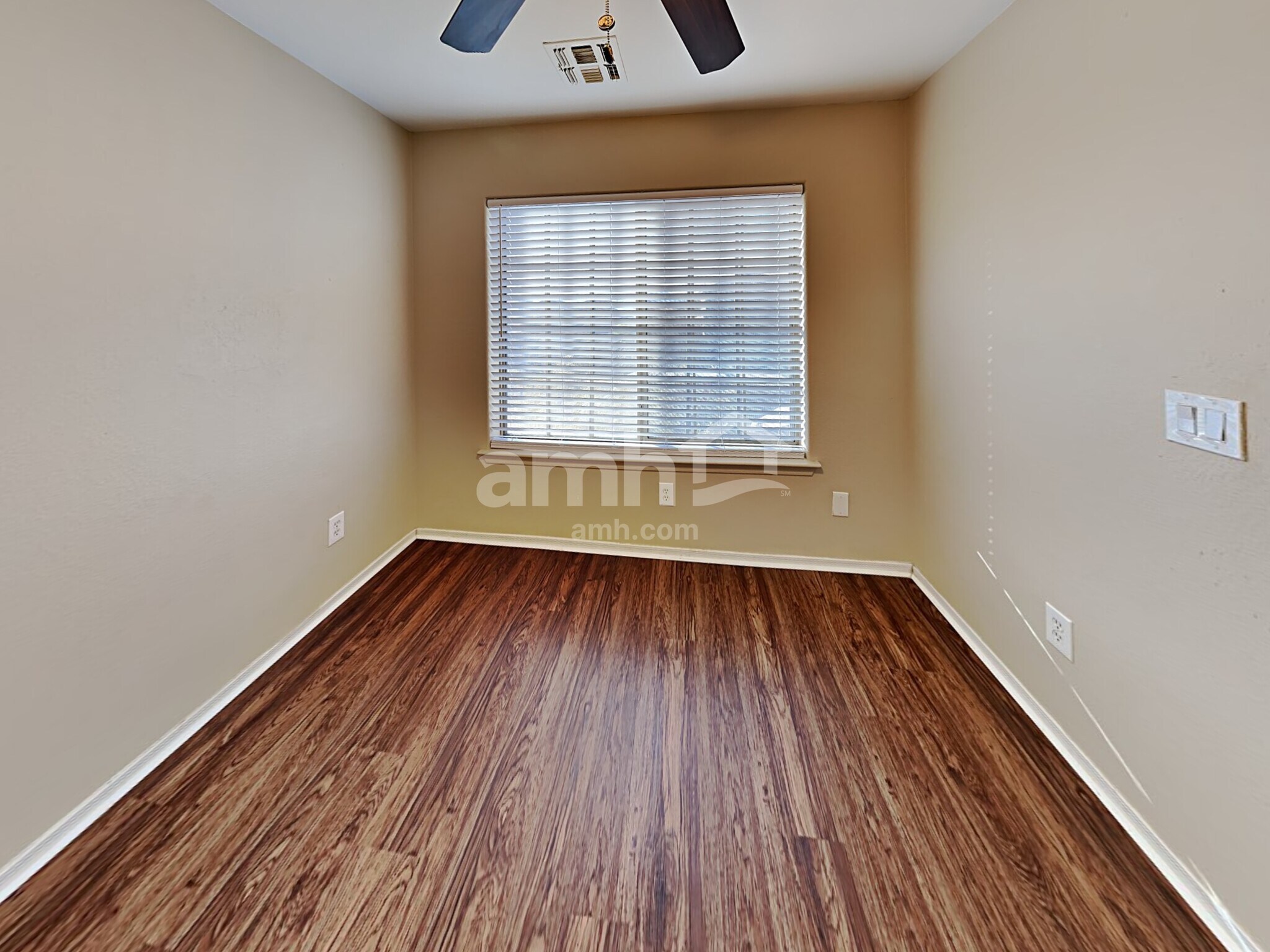 Building Photo - 12566 W Cheery Lynn Rd