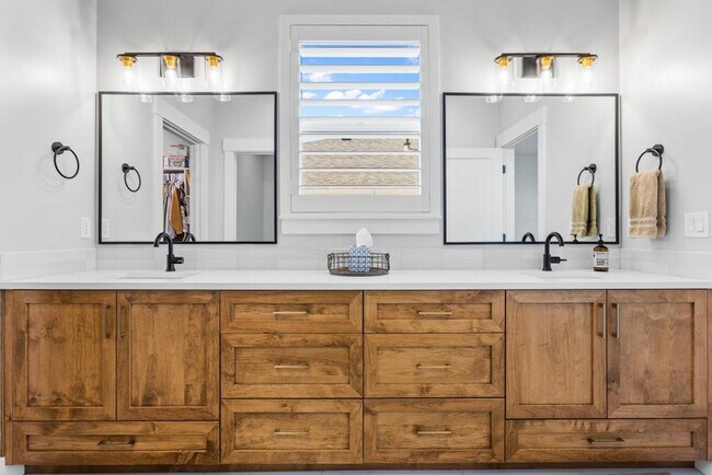 Building Photo - Luxurious Farmhouse Living in Dry Creek Ranch