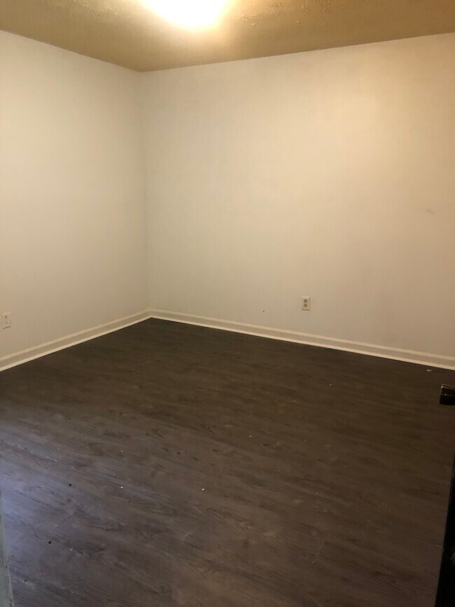 Building Photo - 124 Oak Park Ct