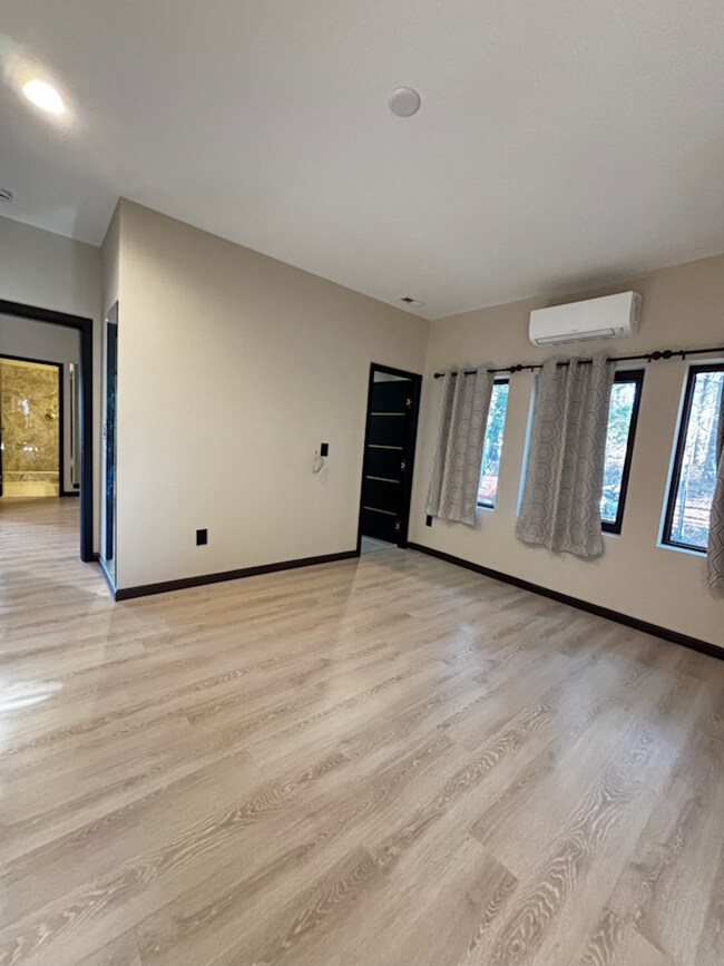 Building Photo - 751 Spire Bnd