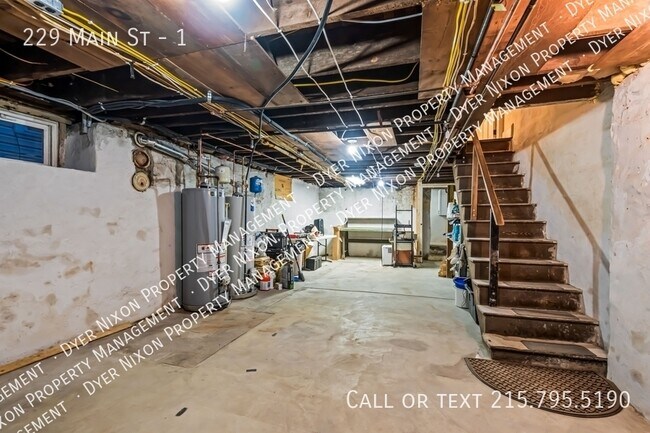 Building Photo - 229 S Main St