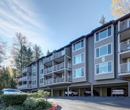 Building Photo - Spacious 2bd + DEN, 1.75ba Condo available in the heart of Issaquah!