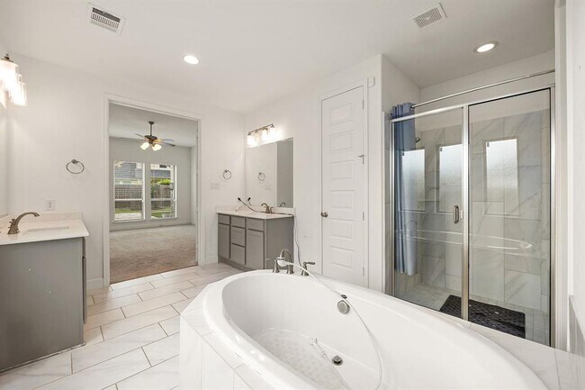 Building Photo - 28946 Parker Ridge Dr