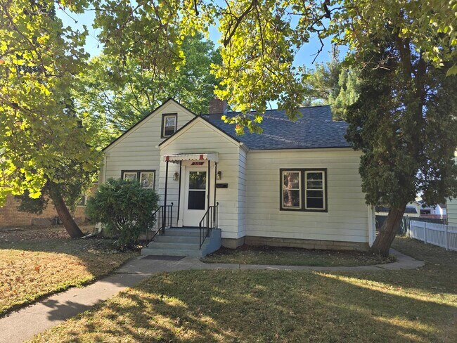 Building Photo - 2111 19th Ave