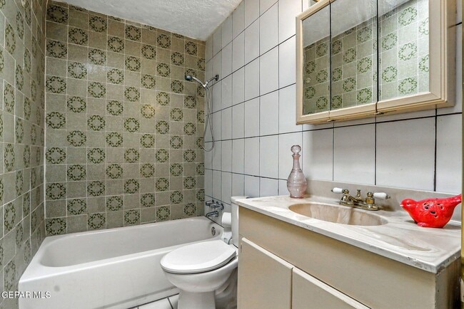 Building Photo - 5912 Cleveland Ave