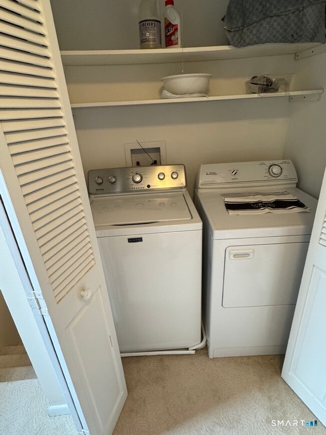 Building Photo - 7 Clearwater Ln