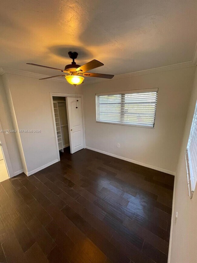 Building Photo - 2818 Bahama Dr