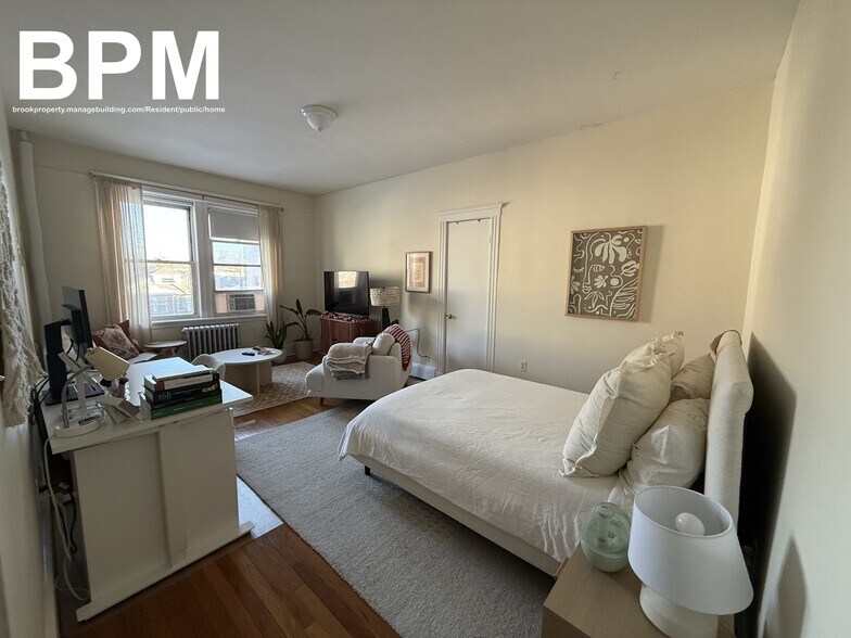 Building Photo - 28 Colborne Rd