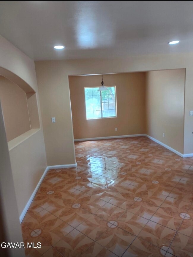 Building Photo - 3226 E Ave H10