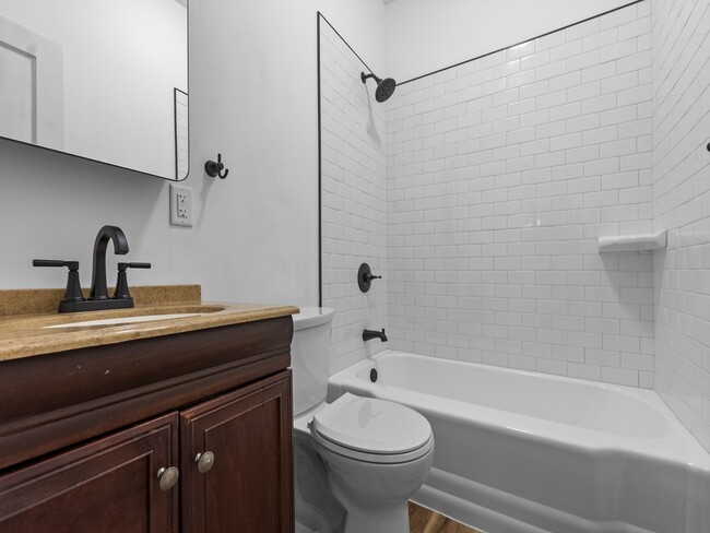 Building Photo - 306 Walnut St